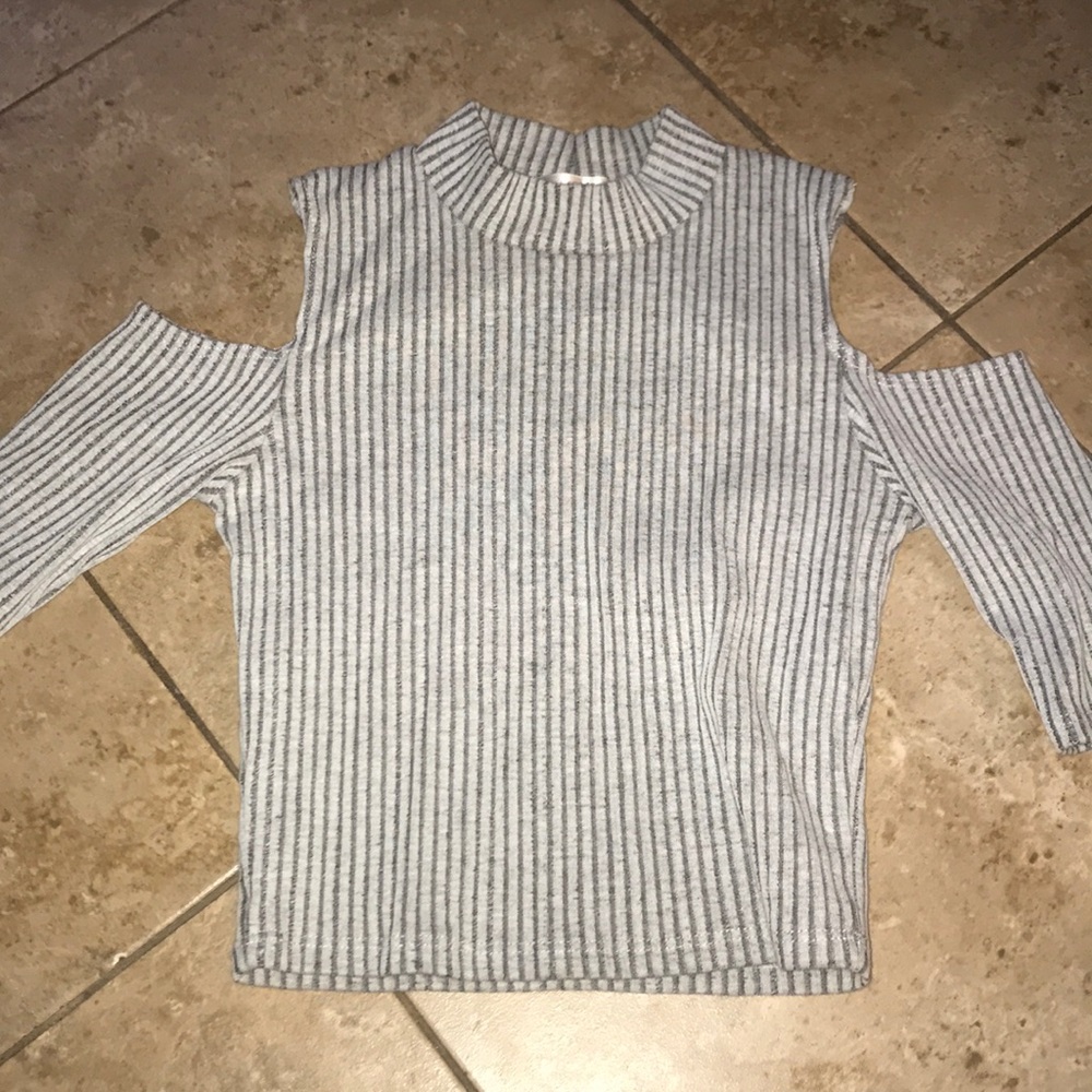 Cold shoulder top